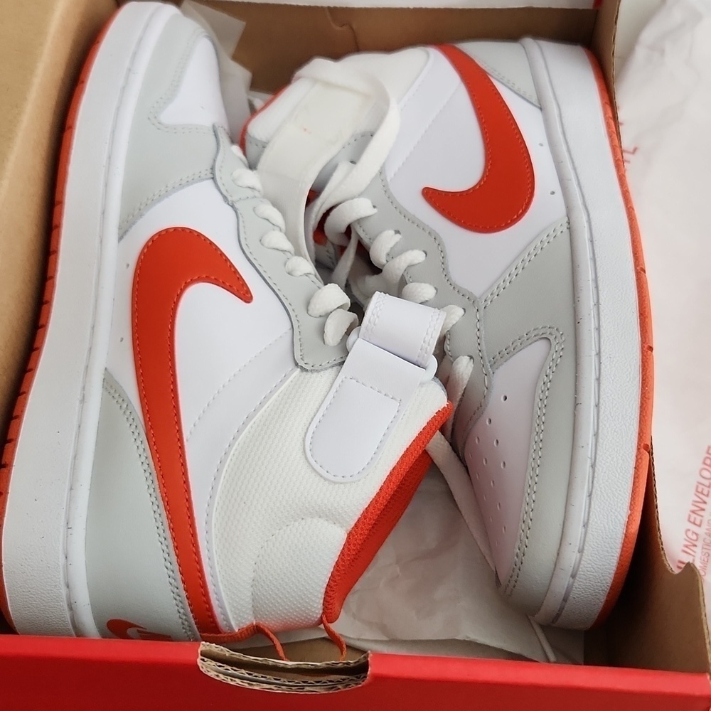 Nike Court Mid Size 5.5Y or 7 women New